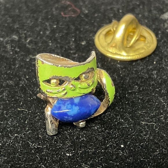 Angel, Apple and Mask Pins - Picture 4 of 7